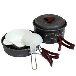 Набор посуды на два человека Фотографія