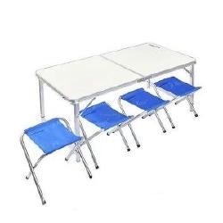 стол со стульями Фотографія